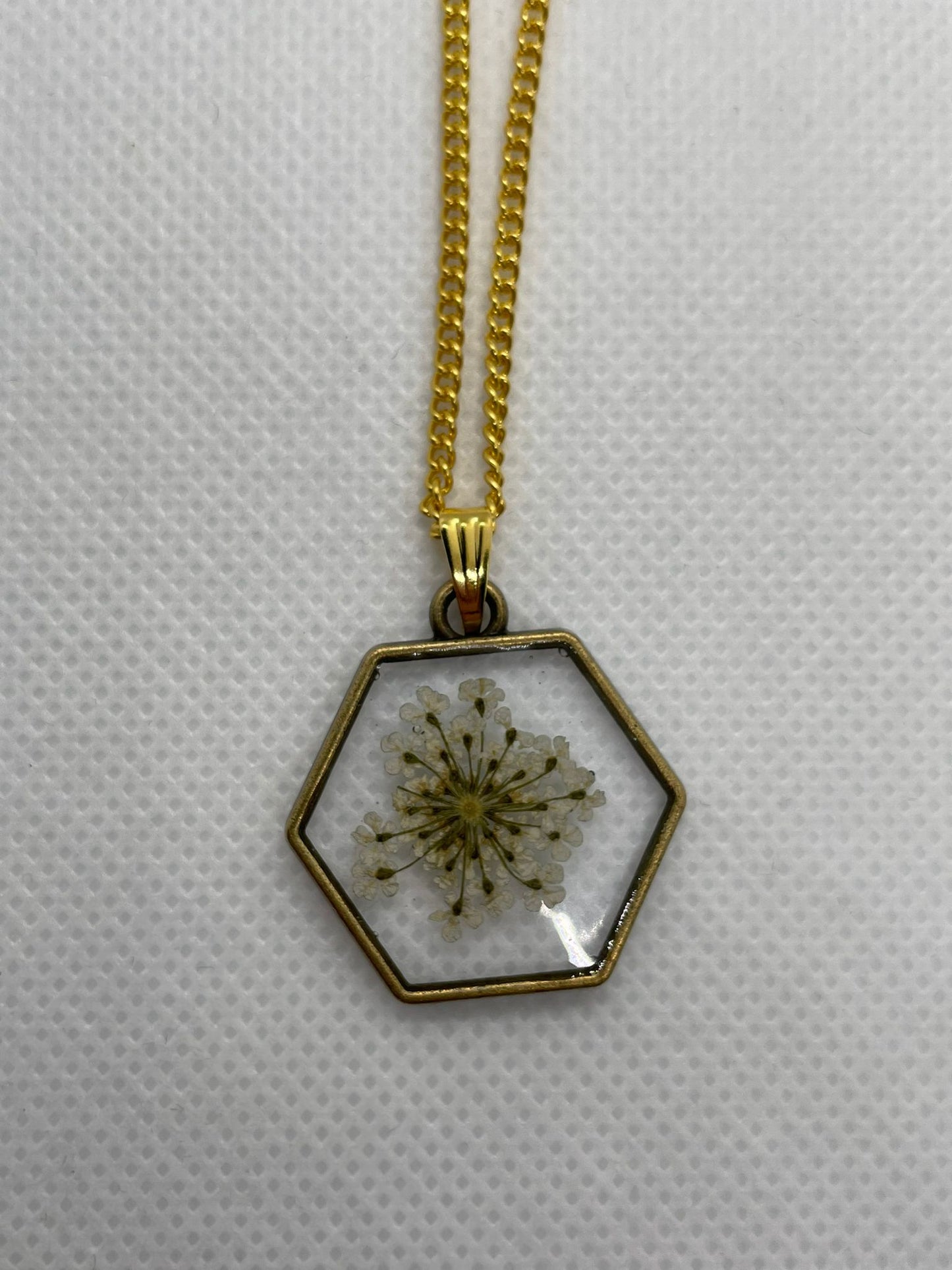 Honeycomb White Flower Necklace